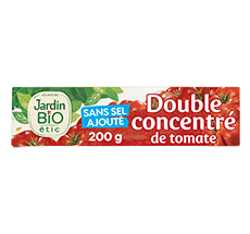 Organic double tomato concentrate in a tube