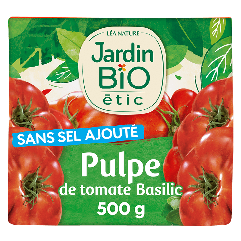 Organic tomato pulp with basil