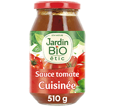 Organic tomato sauce cooked with vegetables